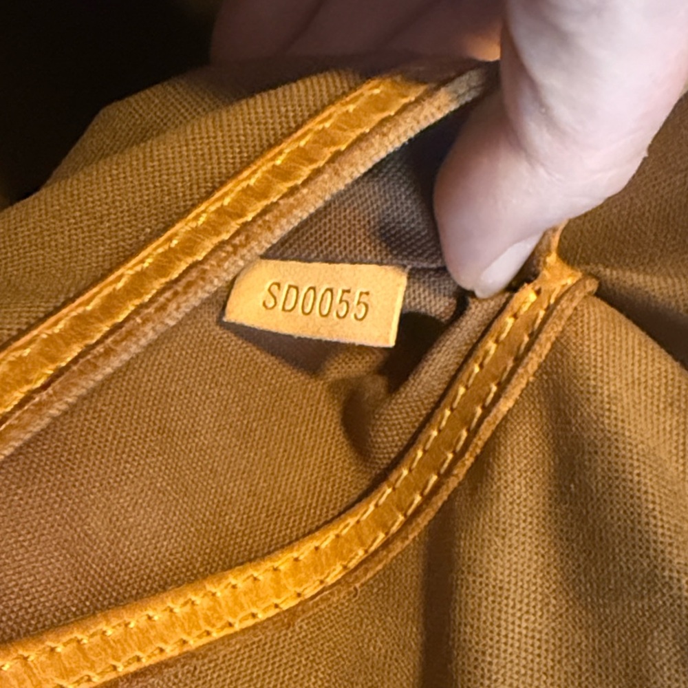 Louis Vuitton Alma MM - Picture 10 of 13